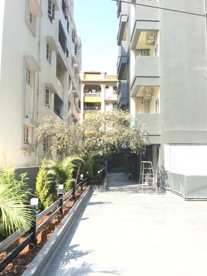 Rove By Boston Living Hostel Hyderabad Exterior photo