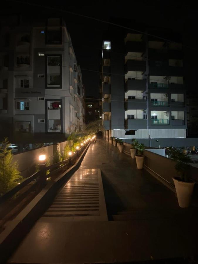 Rove By Boston Living Hostel Hyderabad Exterior photo
